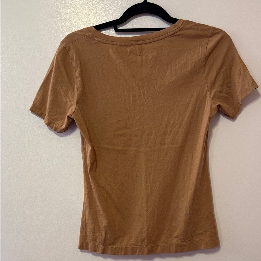 Cuyana women's Tan V-Neck Top size small - Picture 7 of 8